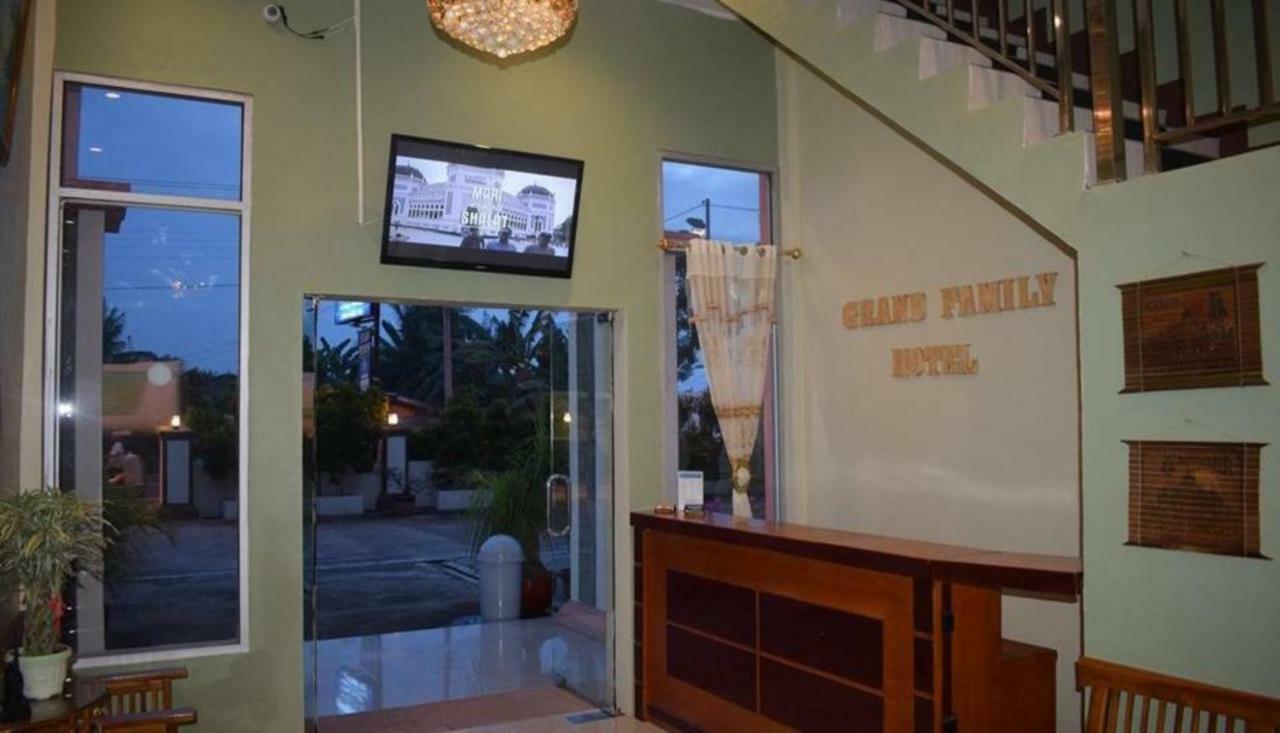 Hotel Grand Family Sungairampah Ngoại thất bức ảnh