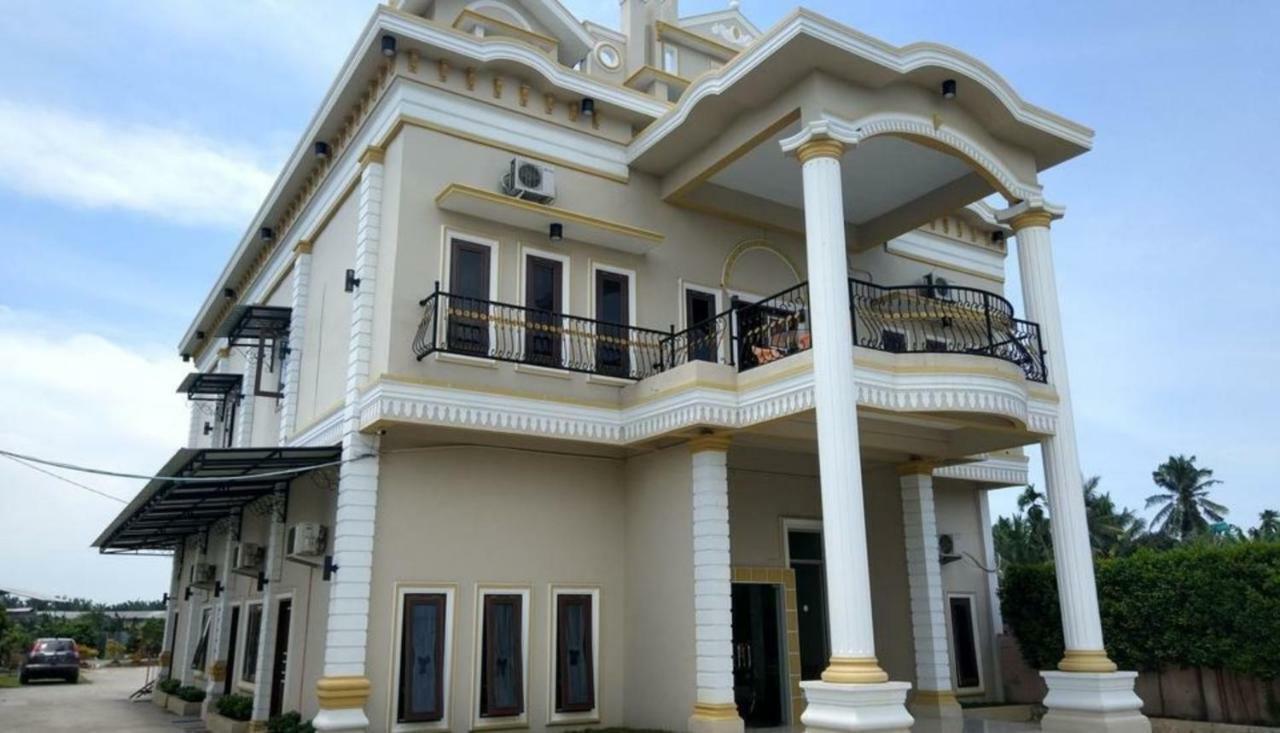 Hotel Grand Family Sungairampah Ngoại thất bức ảnh
